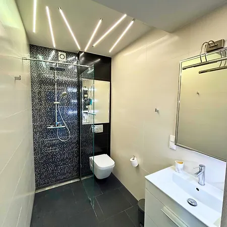 Everest By Managerent アパート